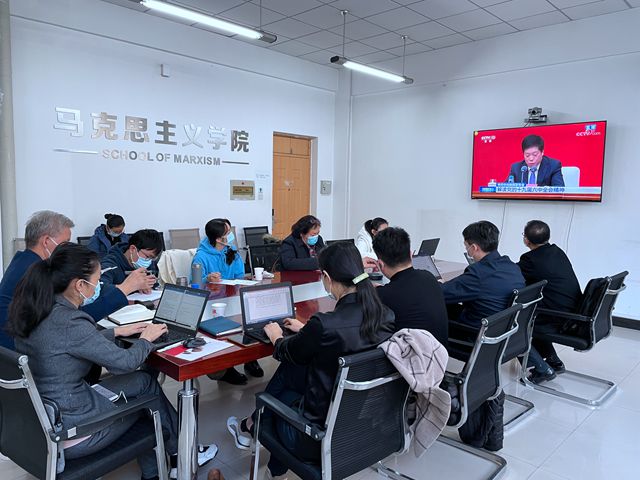 beat365亚洲版官网观看十九届六中全会新闻发布会-中关村教工会场1_副本.jpg